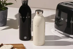 ✨ SMEG X 24Bottles: the shape of Italian design.