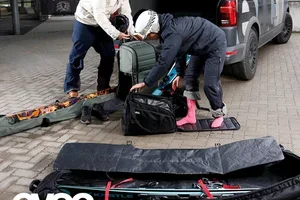 Powder, Pisten, Perfect Packing – mit EVOC Snow Travel Gear