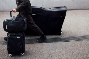 Ab in den Süden – BIKE TRAVEL MIT EVOC 🌴