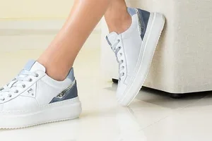 ☺️ Nichts mehr im Kleiderschrank? Greifen Sie zu, bis zu -50 % auf Airstep / A.S.98, Desigual, HOFF, Pieces und NeroGiardini mit kostenloser Lieferung