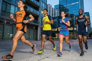 Running: Asics, Adidas, New Balance... erfinde deine Runs neu! Kostenloser Versand